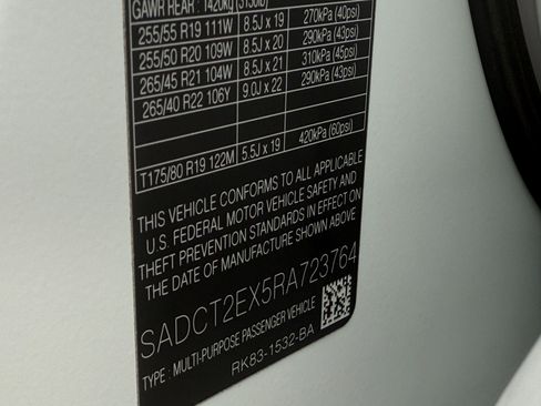 Used 2024 Jaguar F-PACE R-Dynamic S image 20