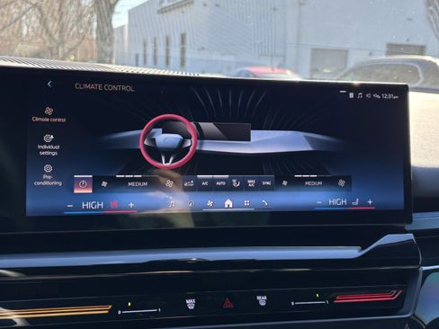 Certified 2026 BMW 530i xDrive w/ Premium Package image 28