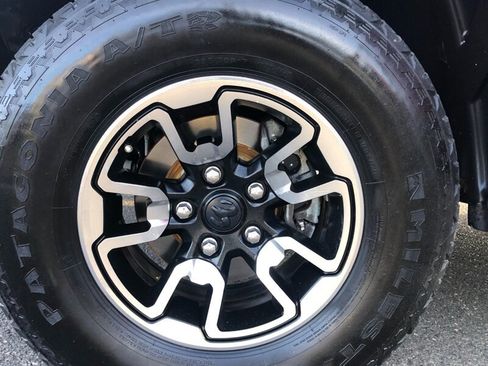 Used 2017 RAM 1500 Rebel w/ Luxury Group AWD/4WD image 18