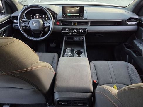 Used 2023 Honda Pilot Sport image 12