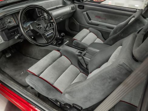 Used 1988 Ford Mustang LX RWD image 3
