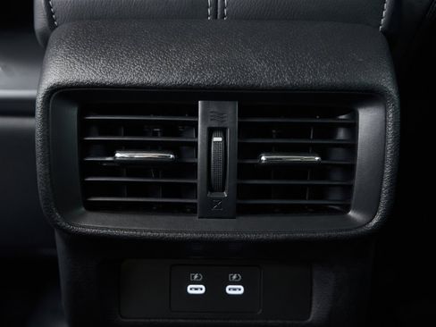 Used 2025 Nissan Murano SV FWD image 17