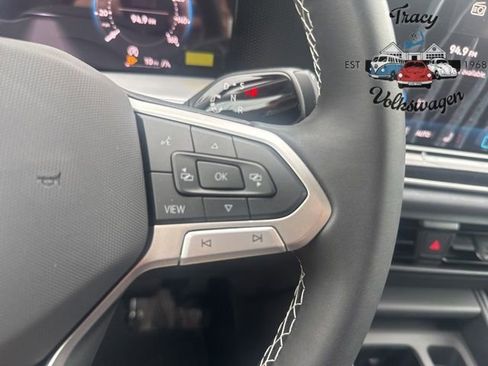 New 2025 Volkswagen Tiguan SE image 14
