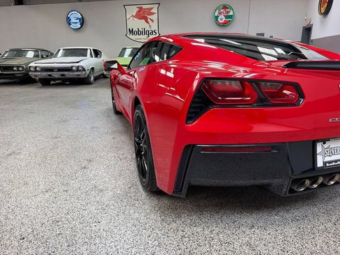 Used 2019 Chevrolet Corvette Stingray Coupe w/ 1LT RWD image 15