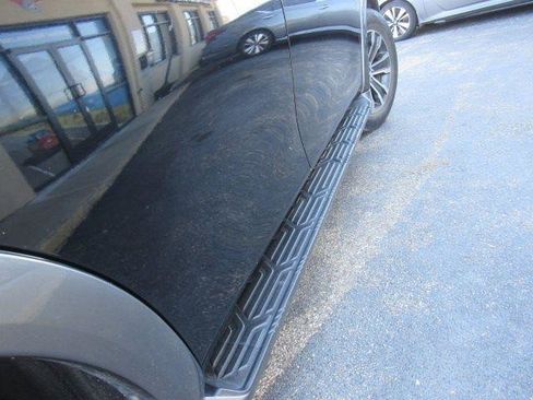 Used 2020 Nissan Armada SL w/ Premium Package image 9