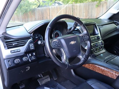 Used 2018 Chevrolet Suburban Premier AWD/4WD image 15