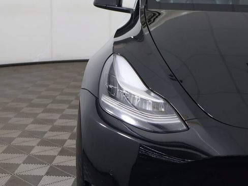 Used 2022 Tesla Model Y Long Range AWD/4WD image 14