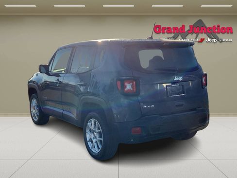 Used 2023 Jeep Renegade Latitude image 5