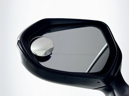 Used 2023 Toyota Corolla LE image 5