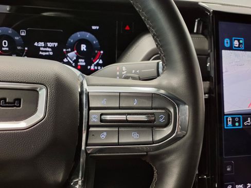 Used 2025 GMC Yukon Denali AWD/4WD image 28