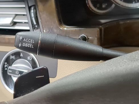 Used 2011 Mercedes-Benz E 350 4MATIC Sedan image 39