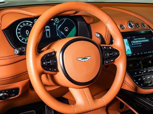 Used 2023 Aston Martin DBX AWD/4WD image 24