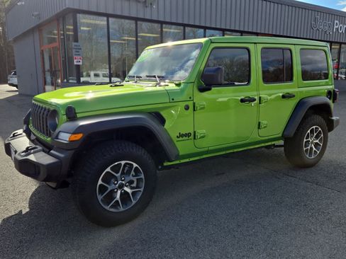 Used 2025 Jeep Wrangler Sport S image 8