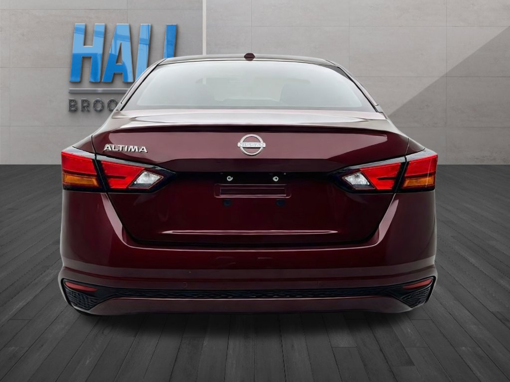 Used 2025 Nissan Altima 2.5 SV FWD image 4