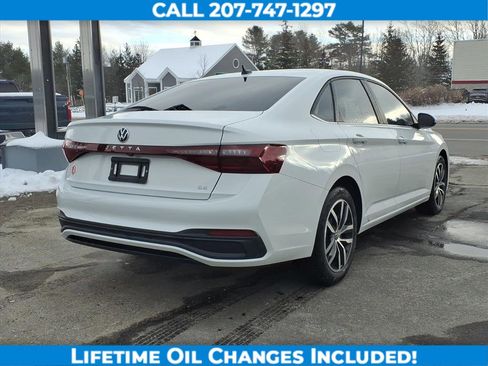 Used 2025 Volkswagen Jetta SE image 5
