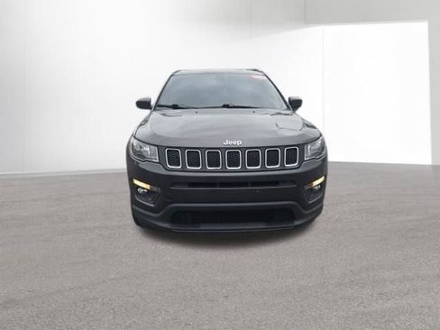 Used 2020 Jeep Compass Latitude AWD/4WD image 9
