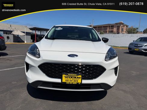 Used 2022 Ford Escape SE FWD image 2