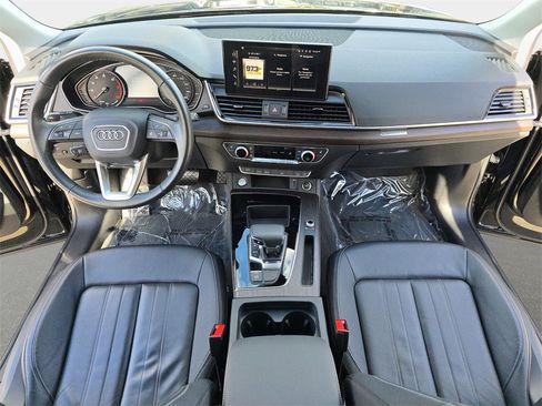 Used 2023 Audi Q5 2.0T Premium image 10