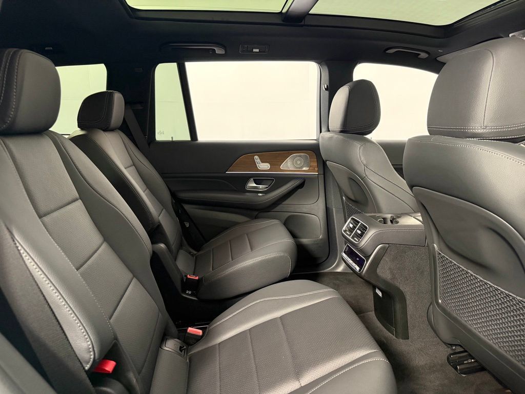 Certified 2025 Mercedes-Benz GLS 450 4MATIC w/ AMG Line Exterior image 36