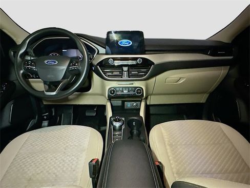 Certified 2020 Ford Escape SE image 9