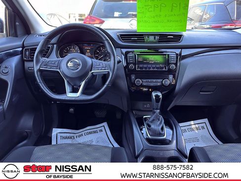 Certified 2022 Nissan Rogue Sport SV image 12