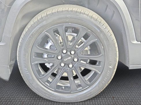Used 2022 GMC Acadia SLE w/ Driver Convenience Package AWD/4WD image 9