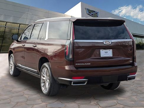 Used 2023 Cadillac Escalade ESV Premium Luxury w/ Performance Package image 3