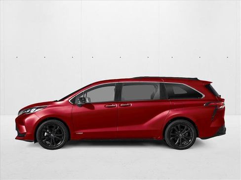 New 2026 Toyota Sienna XSE AWD/4WD image 3