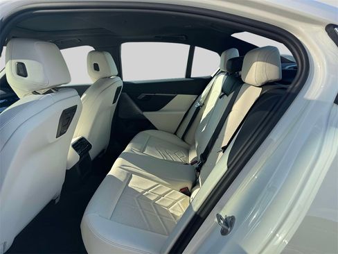 Certified 2025 BMW i5 xDrive40 w/ Premium Package image 11