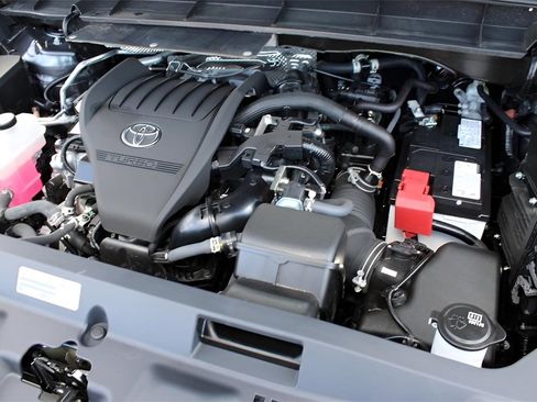 Certified 2025 Toyota Highlander XLE image 27