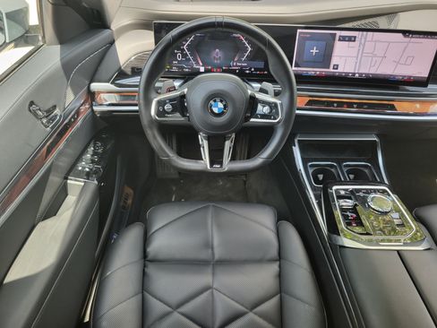 Used 2025 BMW 740i xDrive AWD/4WD image 16