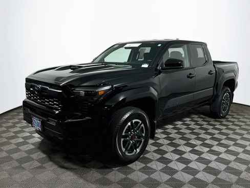 Certified 2025 Toyota Tacoma TRD Sport AWD/4WD image 3