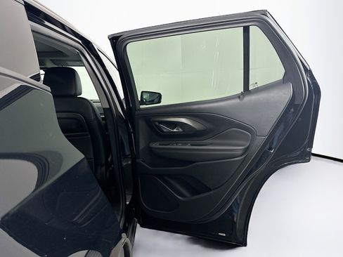 Used 2022 GMC Terrain SLT w/ Elevation Edition image 31