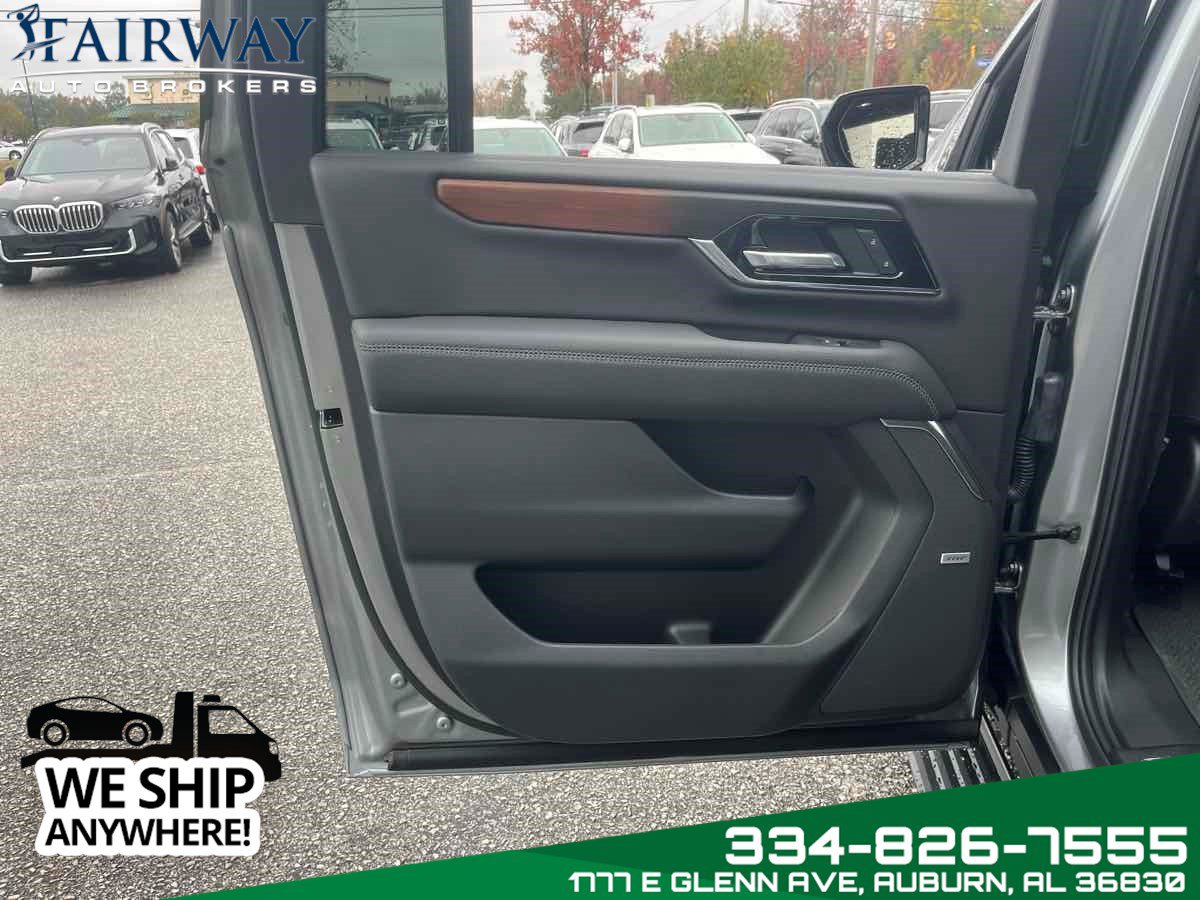 Used 2025 GMC Yukon XL Denali w/ Denali Reserve Package AWD/4WD image 37