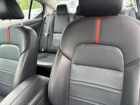 Used 2025 Nissan Sentra SR w/ SR Premium Package FWD image 5