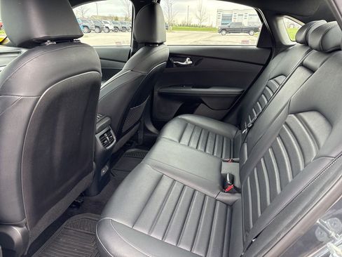 Used 2023 Kia Forte GT-Line w/ GT-Line Premium Package FWD image 9
