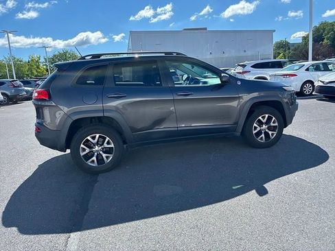 Used 2015 Jeep Cherokee Trailhawk AWD/4WD image 7
