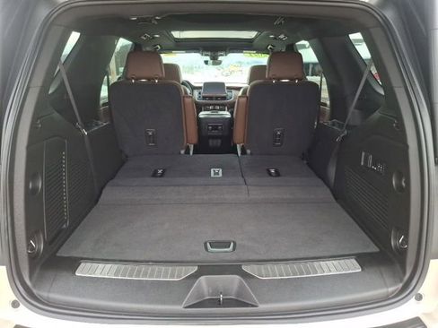 Used 2021 Chevrolet Tahoe High Country w/ Premium Package image 36