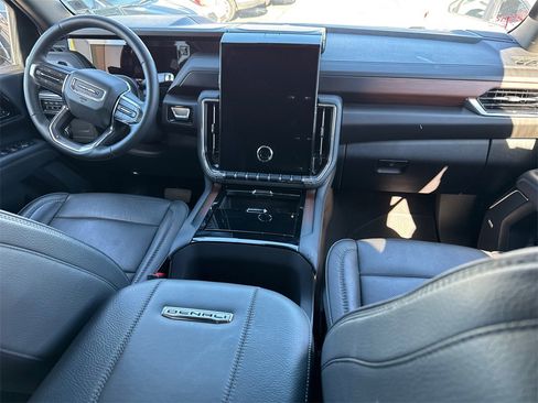 Used 2025 GMC Yukon Denali image 6