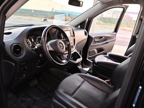 Used 2018 Mercedes-Benz Metris Passenger image 10
