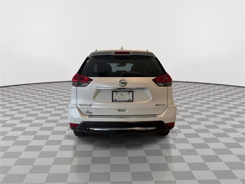Used 2020 Nissan Rogue SV w/ Premium Package image 9