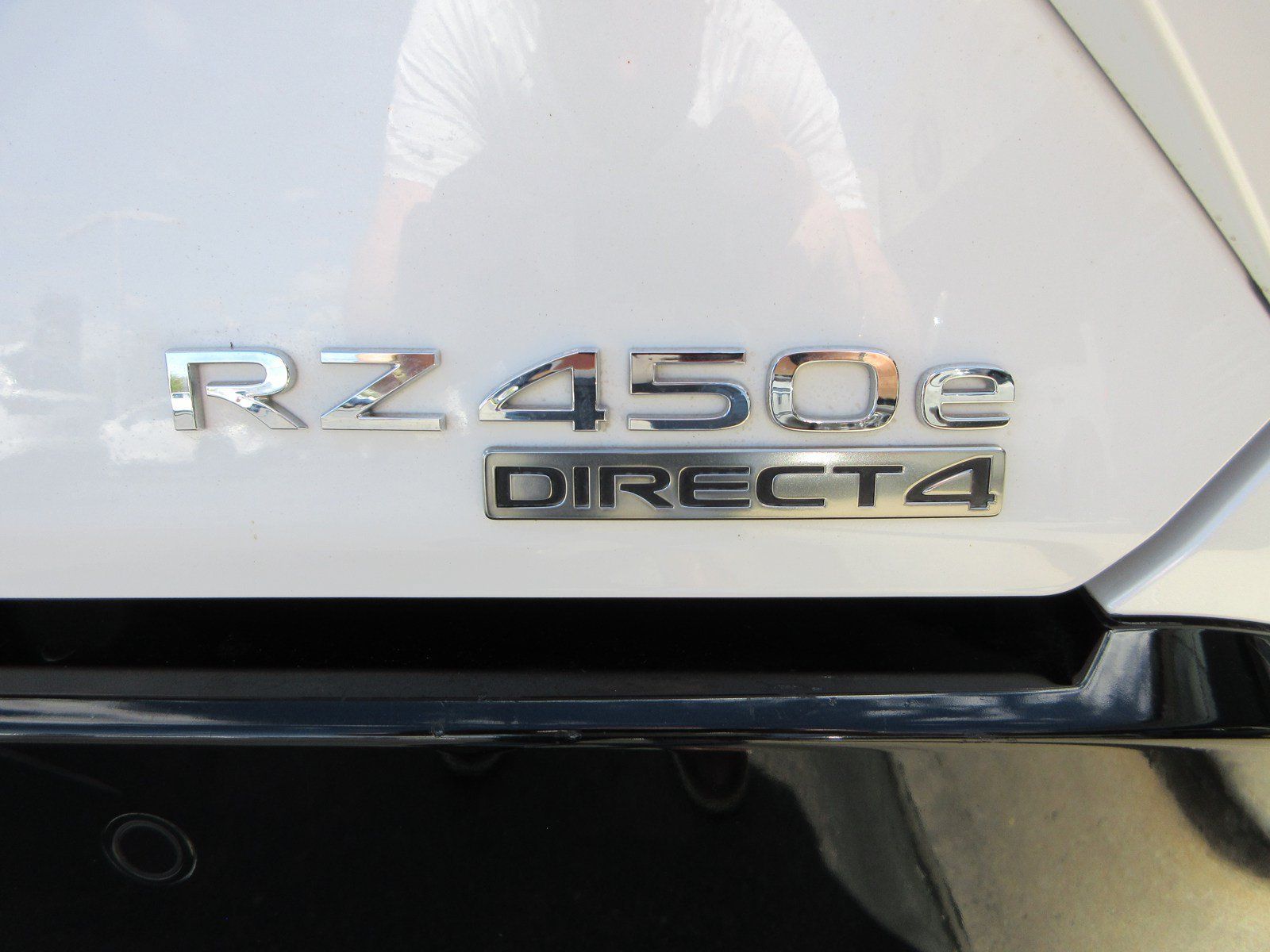 Used 2023 Lexus RZ 450e Premium w/ Technology Package AWD/4WD image 8