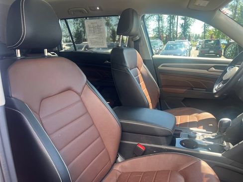 Used 2022 Volkswagen Atlas SEL Premium AWD/4WD image 18