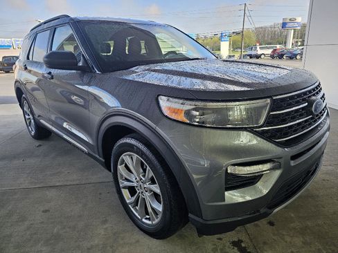 Used 2023 Ford Explorer XLT w/ Equipment Group 202A AWD/4WD image 7