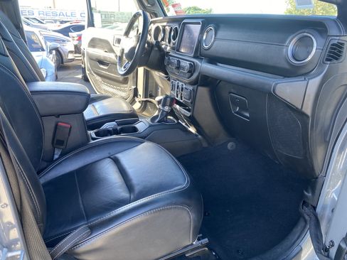 Used 2021 Jeep Wrangler Unlimited Sahara w/ Cold Weather Group AWD/4WD image 32