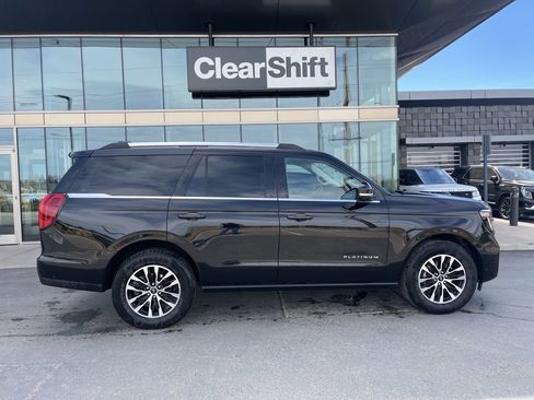 Used 2025 Ford Expedition Platinum image 7