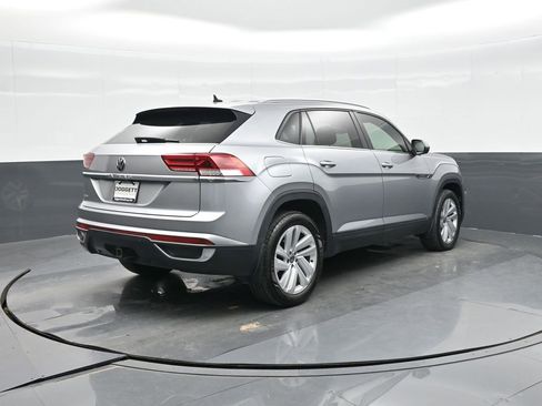 Used 2020 Volkswagen Atlas Cross Sport SE image 7