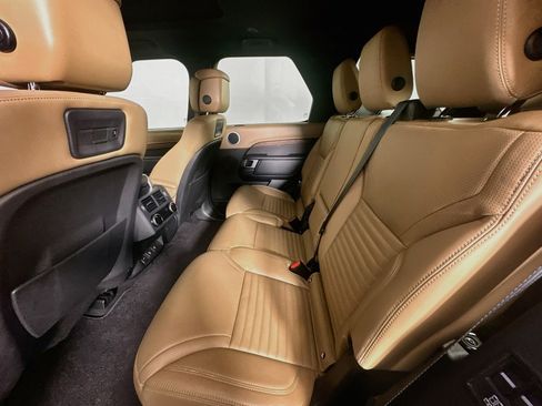 Used 2023 Land Rover Discovery S R-Dynamic AWD/4WD image 29