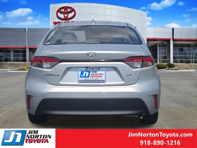 Used 2025 Toyota Corolla LE FWD image 6