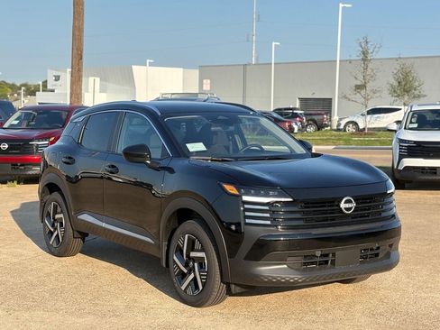 New 2026 Nissan Kicks SV w/ SV Premium Package image 5